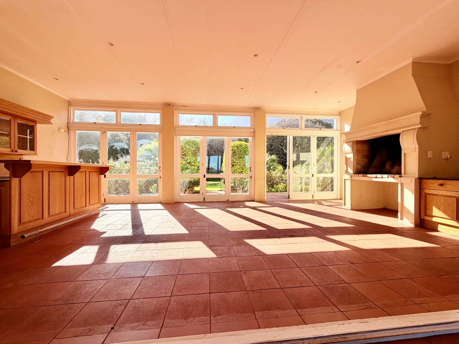 4 Bedroom Property for Sale in Voelklip Western Cape